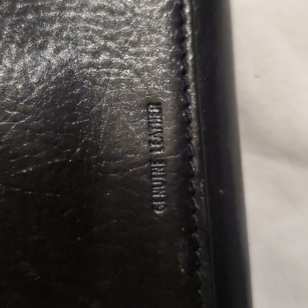 FOSSIL GENUINE LEATHER WALLET - Picture 12 of 14